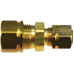 26077 Captive Sleeve Reducing Union with Captive Sleeve Nut, 1/4 in Compression x 3/16 in Compression - GetHydraulics.com