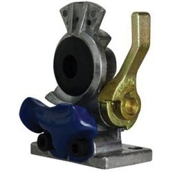 39531 Lever - Style Emergency Shut - Off Gladhand with Flange Mount, Rubber Seal, Aluminum Body - GetHydraulics.com